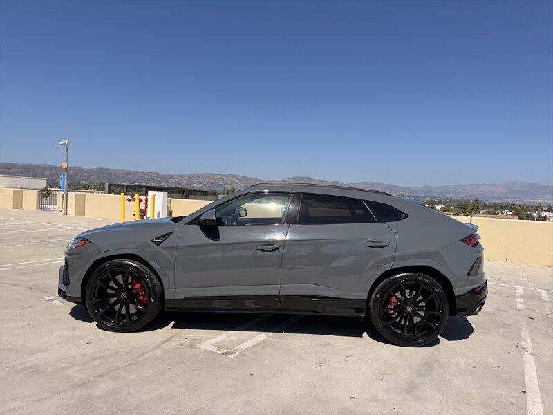 2021 Lamborghini Urus - Photo 3 - Canoga Park, CA 91303