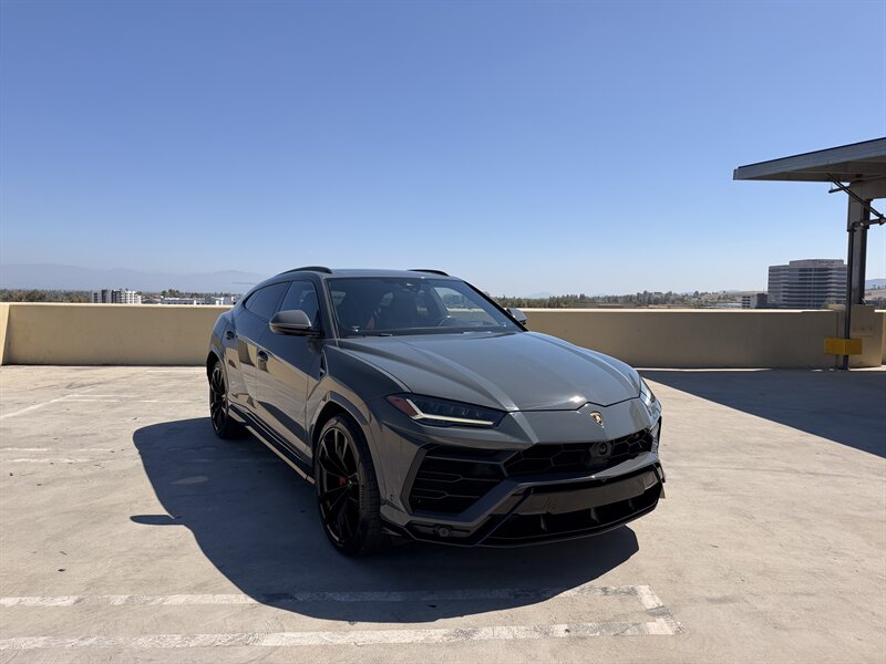 2021 Lamborghini Urus - Photo 11 - Canoga Park, CA 91303