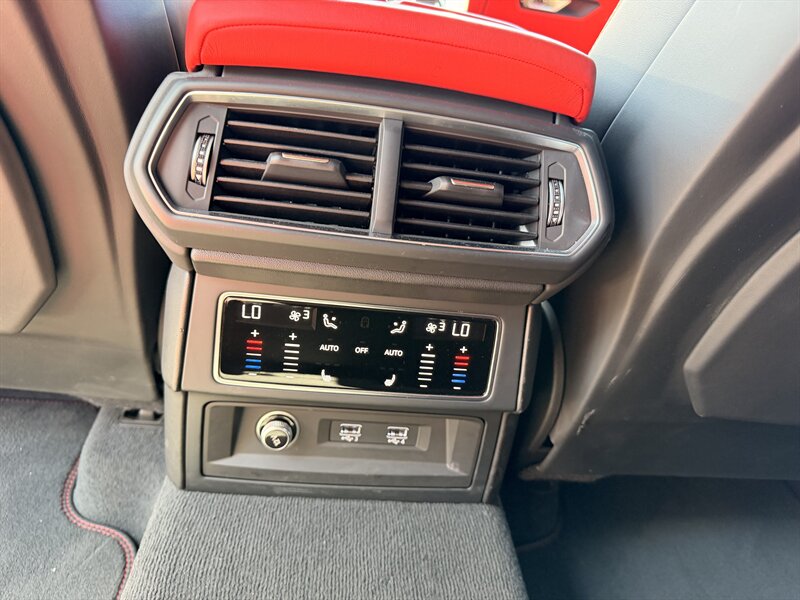 2021 Lamborghini Urus - Photo 37 - Canoga Park, CA 91303