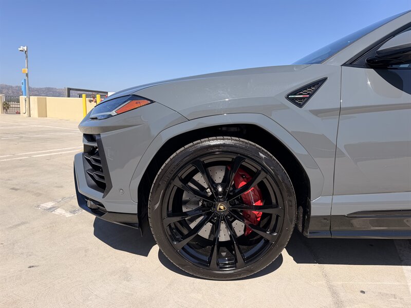 2021 Lamborghini Urus - Photo 14 - Canoga Park, CA 91303