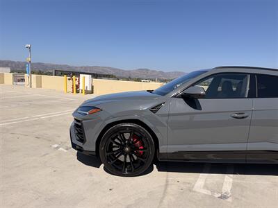 2021 Lamborghini Urus - Photo 2 - Canoga Park, CA 91303