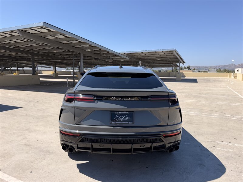 2021 Lamborghini Urus - Photo 6 - Canoga Park, CA 91303