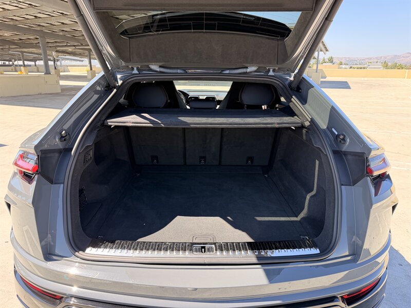 2021 Lamborghini Urus - Photo 22 - Canoga Park, CA 91303