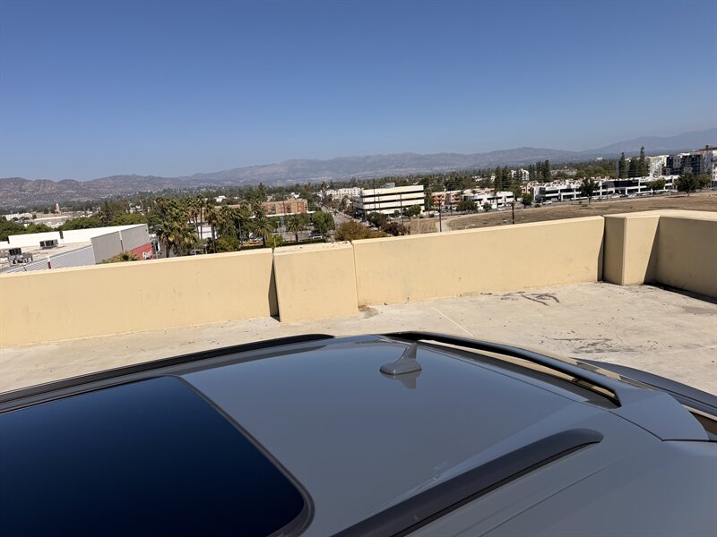 2021 Lamborghini Urus - Photo 18 - Canoga Park, CA 91303