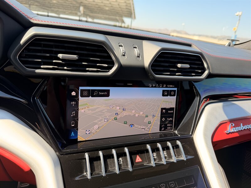 2021 Lamborghini Urus - Photo 50 - Canoga Park, CA 91303