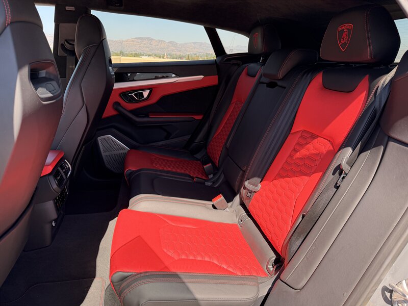 2021 Lamborghini Urus - Photo 35 - Canoga Park, CA 91303