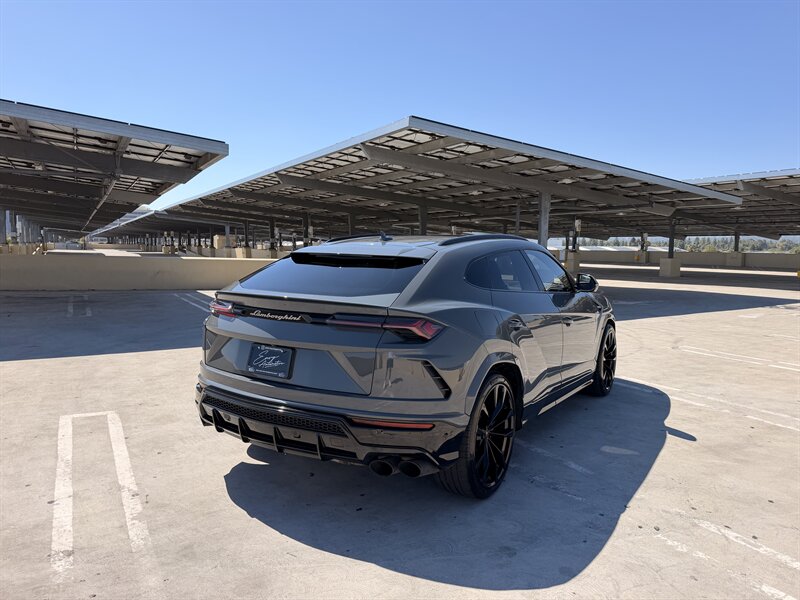 2021 Lamborghini Urus - Photo 7 - Canoga Park, CA 91303