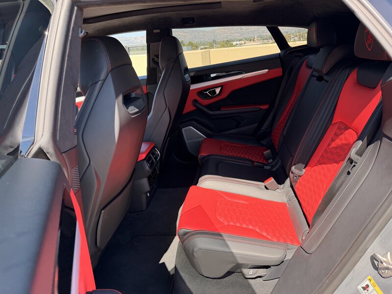 2021 Lamborghini Urus - Photo 28 - Canoga Park, CA 91303