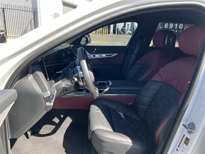 2024 BMW 7 Series 740i   - Photo 17 - Canoga Park, CA 91303