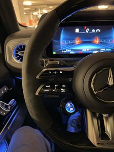 2025 Mercedes-Benz AMG G 63   - Photo 39 - Canoga Park, CA 91303
