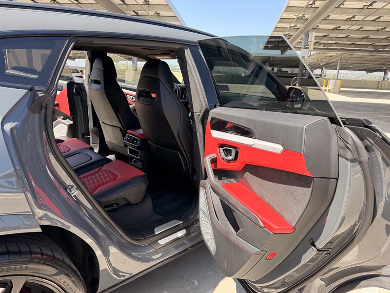 2021 Lamborghini Urus - Photo 22 - Canoga Park, CA 91303