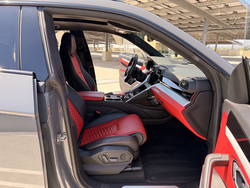 2021 Lamborghini Urus - Photo 25 - Canoga Park, CA 91303