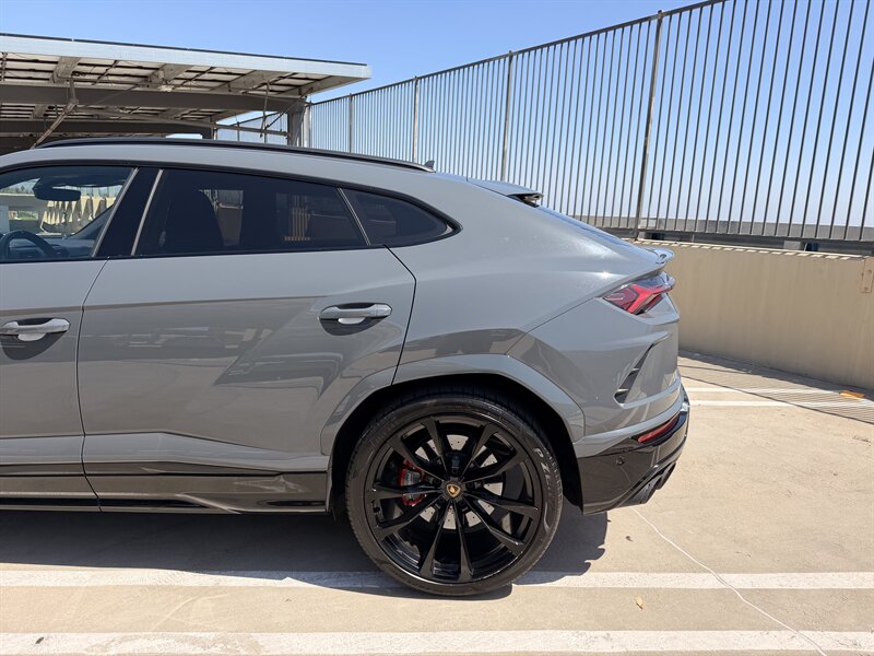 2021 Lamborghini Urus - Photo 14 - Canoga Park, CA 91303