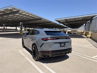 2021 Lamborghini Urus - Photo 3 - Canoga Park, CA 91303