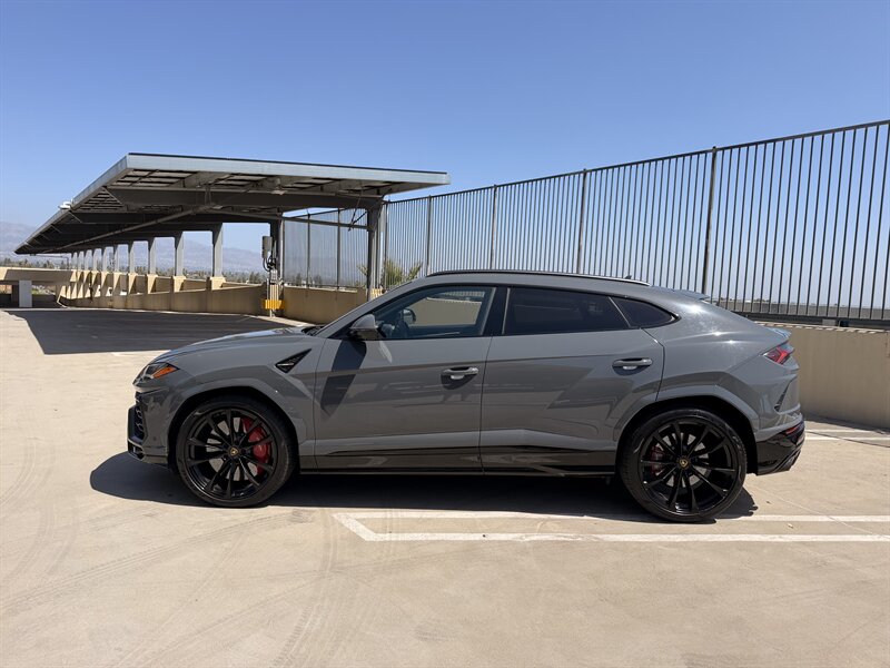 2021 Lamborghini Urus - Photo 2 - Canoga Park, CA 91303