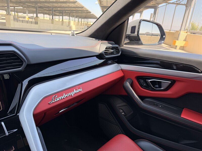 2021 Lamborghini Urus - Photo 35 - Canoga Park, CA 91303