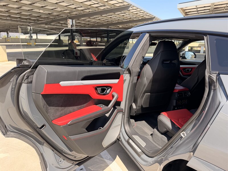 2021 Lamborghini Urus - Photo 20 - Canoga Park, CA 91303