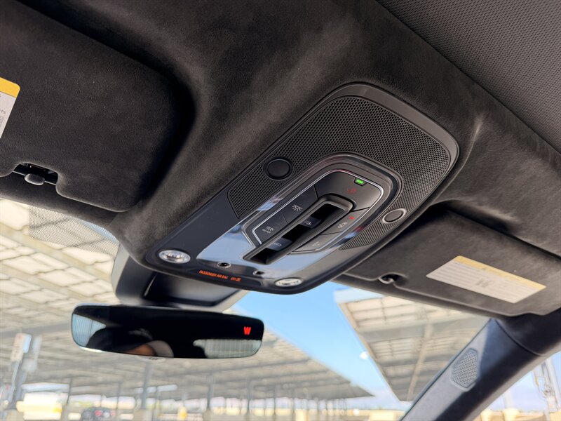 2021 Lamborghini Urus - Photo 37 - Canoga Park, CA 91303