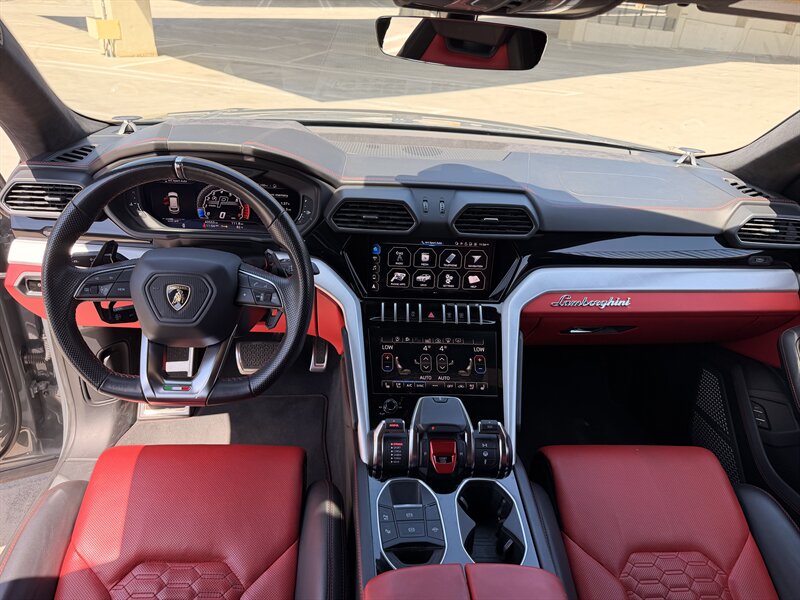 2021 Lamborghini Urus - Photo 28 - Canoga Park, CA 91303