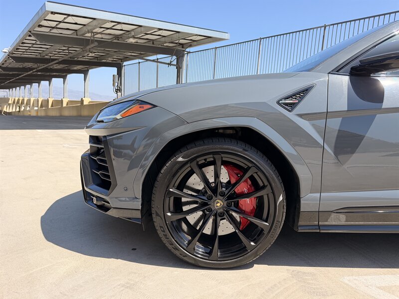 2021 Lamborghini Urus - Photo 16 - Canoga Park, CA 91303