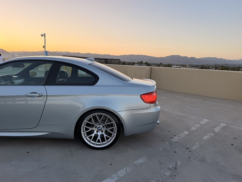 2011 BMW M3 - Photo 4 - Canoga Park, CA 91303