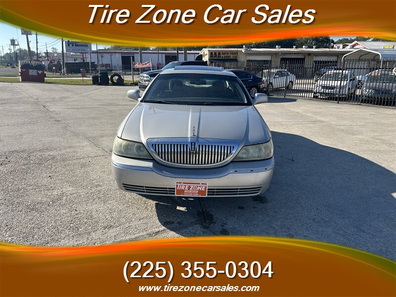 2006 Lincoln Town Car Signature Limited  