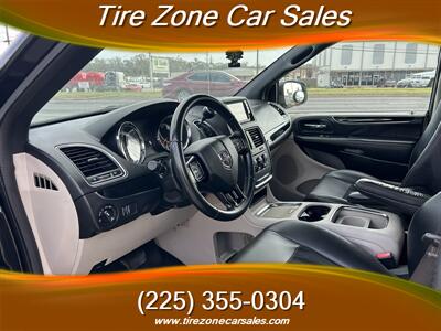 2017 Dodge Grand Caravan SXT   - Photo 7 - Baton Rouge, LA 70805