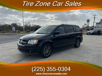 2017 Dodge Grand Caravan SXT   - Photo 2 - Baton Rouge, LA 70805
