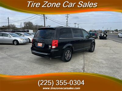 2017 Dodge Grand Caravan SXT   - Photo 5 - Baton Rouge, LA 70805