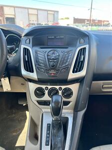 2014 Ford Focus SE   - Photo 9 - Commerce City, CO 80022