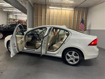 2012 Volvo S60 T5   - Photo 2 - Commerce City, CO 80022
