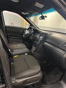 2017 Ford Explorer Police Interceptor Utility   - Photo 13 - Commerce City, CO 80022