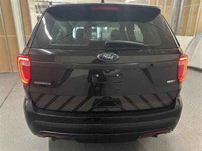 2017 Ford Explorer Police Interceptor Utility   - Photo 7 - Commerce City, CO 80022