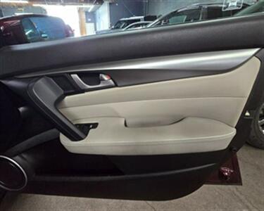 2010 Acura TL Sedan 4D   - Photo 21 - Chicago, IL 60641