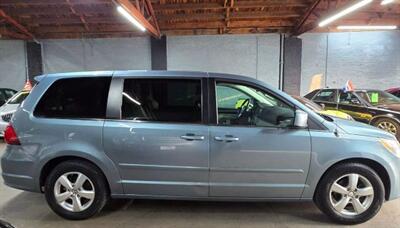 2010 Volkswagen Routan SE Minivan 4D   - Photo 7 - Chicago, IL 60641