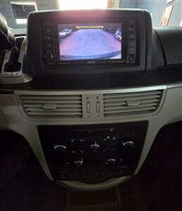 2010 Volkswagen Routan SE Minivan 4D   - Photo 15 - Chicago, IL 60641