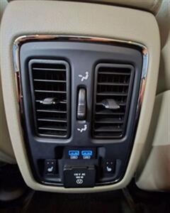 2014 Jeep Grand Cherokee Limited Sport Utility 4D   - Photo 19 - Chicago, IL 60641