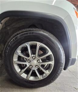 2014 Jeep Grand Cherokee Limited Sport Utility 4D   - Photo 9 - Chicago, IL 60641