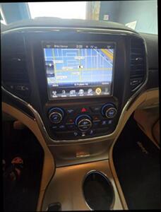 2014 Jeep Grand Cherokee Limited Sport Utility 4D   - Photo 14 - Chicago, IL 60641