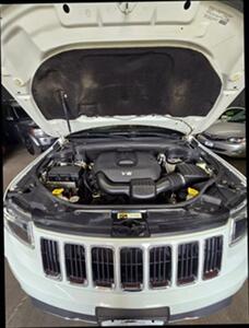 2014 Jeep Grand Cherokee Limited Sport Utility 4D   - Photo 26 - Chicago, IL 60641