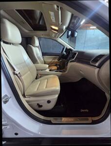 2014 Jeep Grand Cherokee Limited Sport Utility 4D   - Photo 12 - Chicago, IL 60641