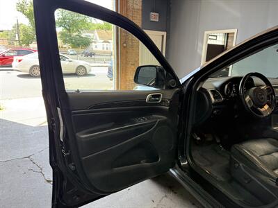 2012 Jeep Grand Cherokee Laredo  Suv - Photo 13 - Chicago, IL 60641