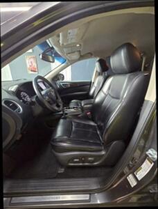 2015 Nissan Pathfinder SL Sport Utility 4D   - Photo 9 - Chicago, IL 60641