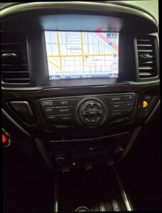 2015 Nissan Pathfinder SL Sport Utility 4D   - Photo 13 - Chicago, IL 60641
