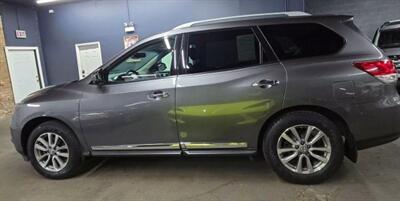 2015 Nissan Pathfinder SL Sport Utility 4D   - Photo 4 - Chicago, IL 60641