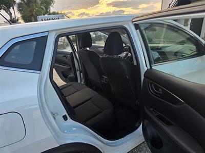 2020 Nissan Rogue Sport S   - Photo 6 - Umatilla, FL 32784