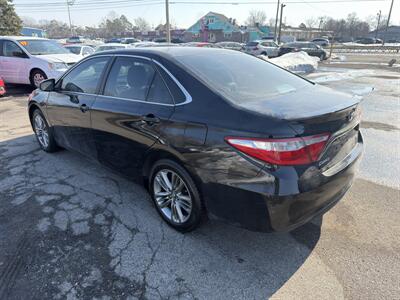 2017 Toyota Camry SE   - Photo 5 - Indianapolis, IN 46226