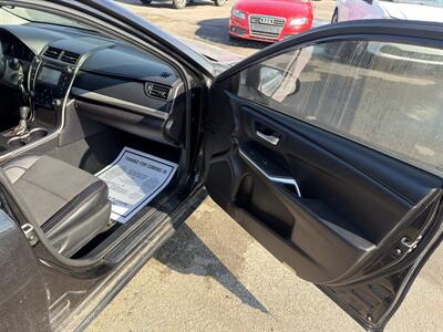 2017 Toyota Camry SE   - Photo 9 - Indianapolis, IN 46226