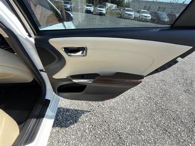 2016 Toyota Avalon Hybrid XLE Plus - Photo 11 - Indianapolis, IN 46226