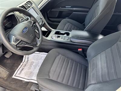 2020 Ford Fusion SE   - Photo 17 - Indianapolis, IN 46226